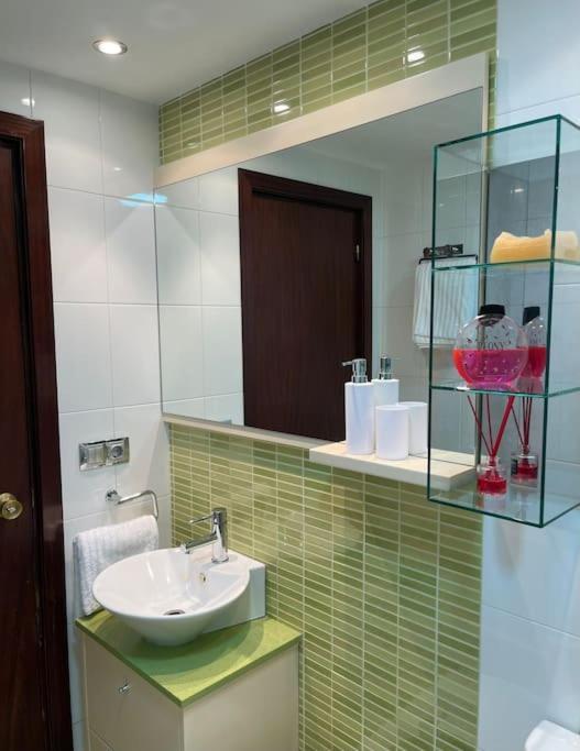 Apartamento Con Vistas Al Pilar Con Aparcamiento Privado Zaragoza Kültér fotó