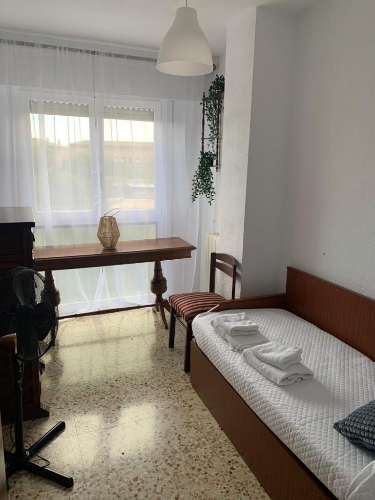 Apartamento Con Vistas Al Pilar Con Aparcamiento Privado Zaragoza Kültér fotó
