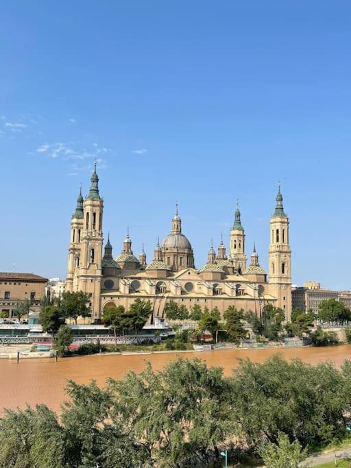 Apartamento Con Vistas Al Pilar Con Aparcamiento Privado Zaragoza Kültér fotó