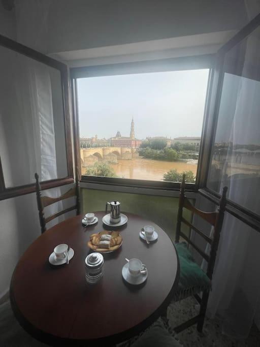 Apartamento Con Vistas Al Pilar Con Aparcamiento Privado Zaragoza Kültér fotó